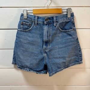 LEVI’S High Loose Denim Shorts Blue – Size 26